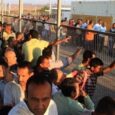 “يجب أن يكون هناك حزب ثالث في الساحة الفلسطينية للمطالبة بدولة واحدة نعيش فيها بالمساواة مع الإسرائيليين” رأي عامل فلسطيني بعد الحرب الدامية. اجرى المقابلة اساف اديب موسى، عامل فلسطيني من الضفة الغربية، يستيقظ يومياً في الساعة الثانية قبل الفجر ليجهز الزوادة ويتوجه نحو الحاجز في طريقه...